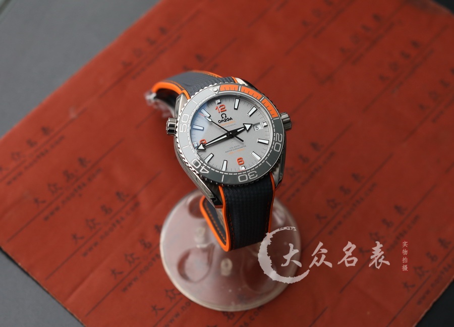 歐米茄海馬215.92.44.21.99.001（四分之一橙鈦金屬）（43.5mm） 第1张