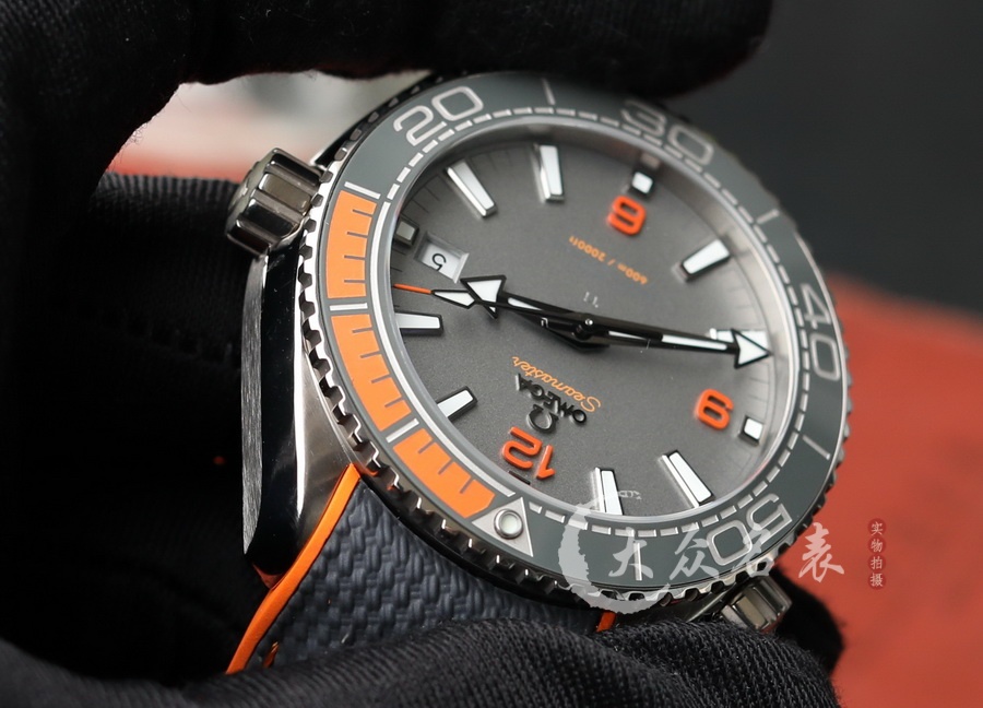 歐米茄海馬215.92.44.21.99.001（四分之一橙鈦金屬）（43.5mm） 第10张