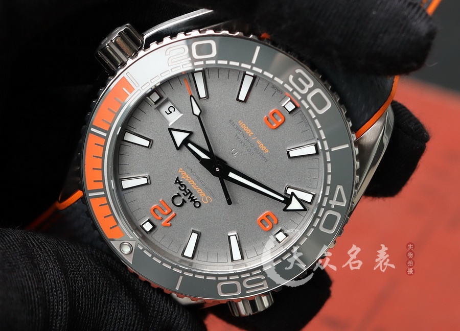歐米茄海馬215.92.44.21.99.001（四分之一橙鈦金屬）（43.5mm） 第9张