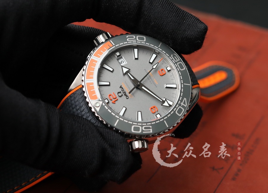 歐米茄海馬215.92.44.21.99.001（四分之一橙鈦金屬）（43.5mm） 第8张