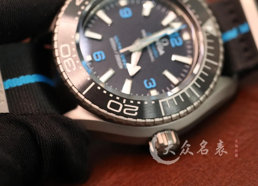 VS廠歐米茄海馬215.92.46.21.01.001鈦金屬(海王)(45.5mm) 第8张