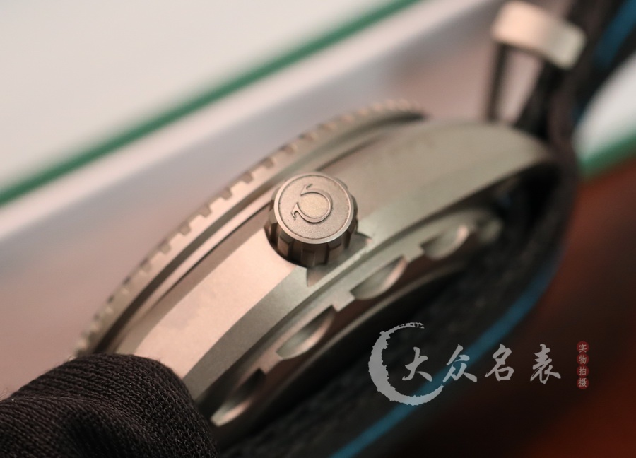 VS廠歐米茄海馬215.92.46.21.01.001鈦金屬（海王）（45.5mm） 第7张