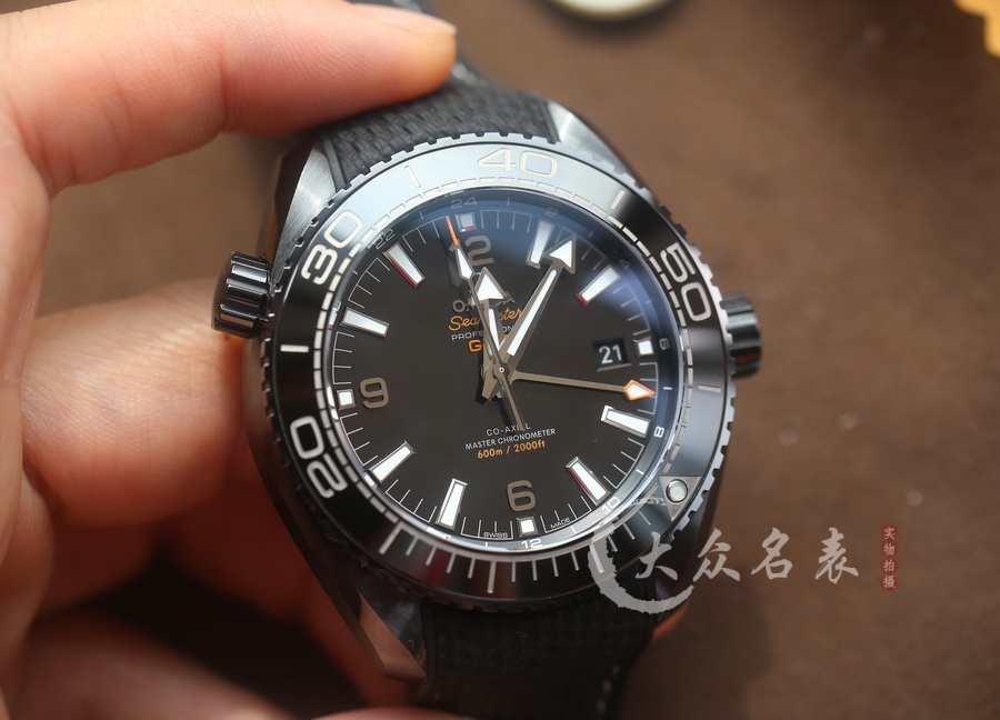 VS廠歐米茄海馬215.92.46.22.01.001(深海之黑)（45.5mm） 第7张