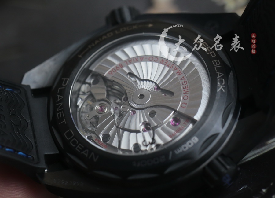 VS廠歐米茄海馬600 215.92.46.22.01.002(深海之黑)（45.5mm） 第13张
