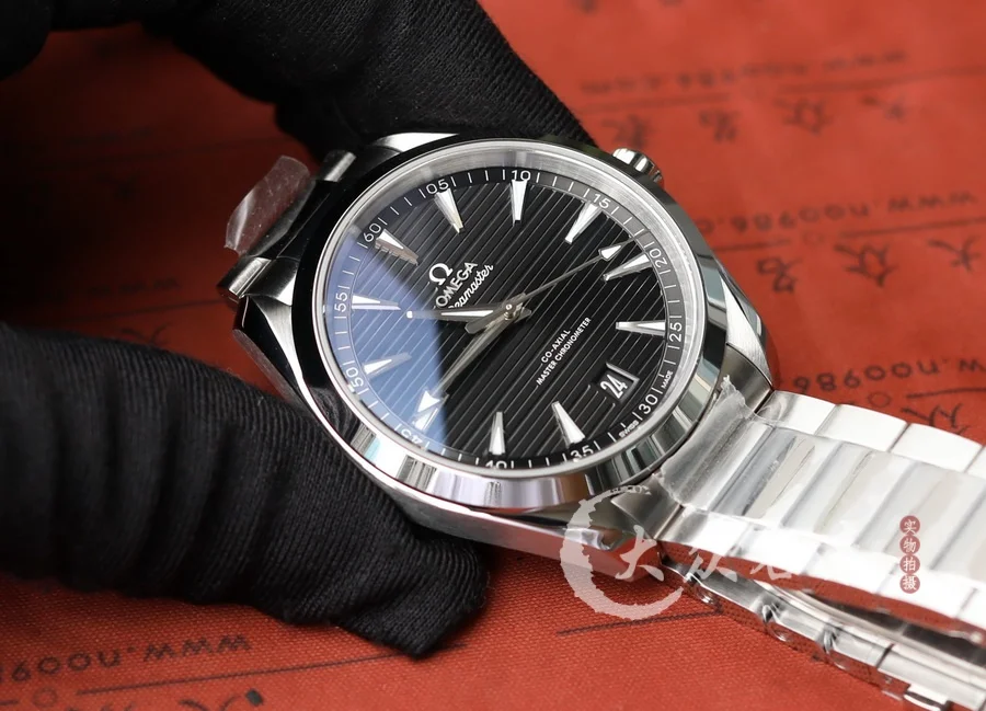 VS廠歐米茄海馬150黑面220.10.38.20.01.001(41mm) 第5张