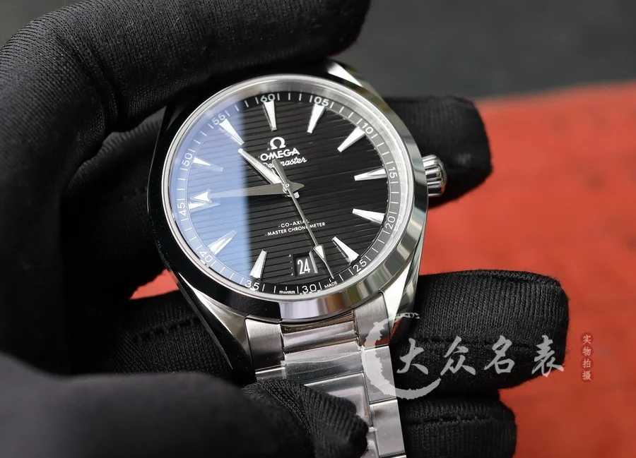 VS廠歐米茄海馬150黑面220.10.38.20.01.001(41mm) 第4张