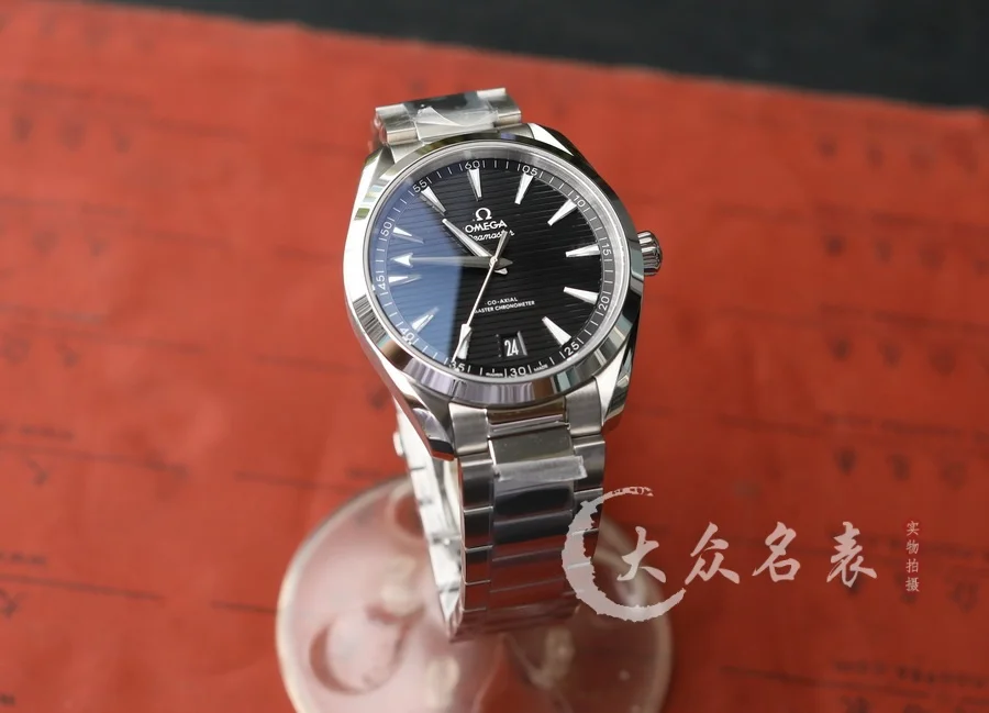 VS廠歐米茄海馬150黑面220.10.38.20.01.001(41mm) 第1张