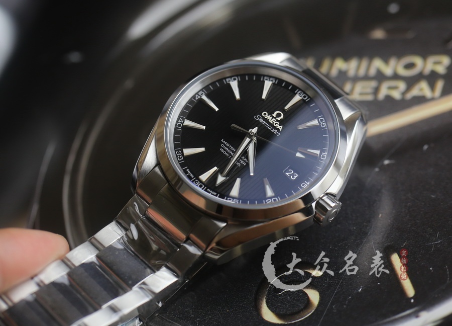VS廠歐米茄海馬150黑面231.10.42.21.01.003（41.5mm） 第4张