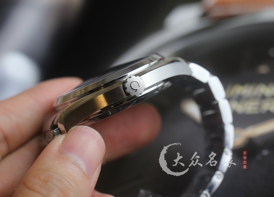 VS廠歐米茄海馬150黑面231.10.42.21.01.003（41.5mm） 第12张