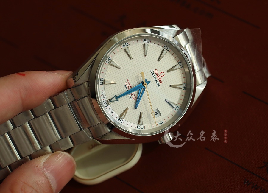 VS廠歐米茄海馬150復刻表231.10.42.21.02.004(高爾夫版)(41.5mm) 第3张