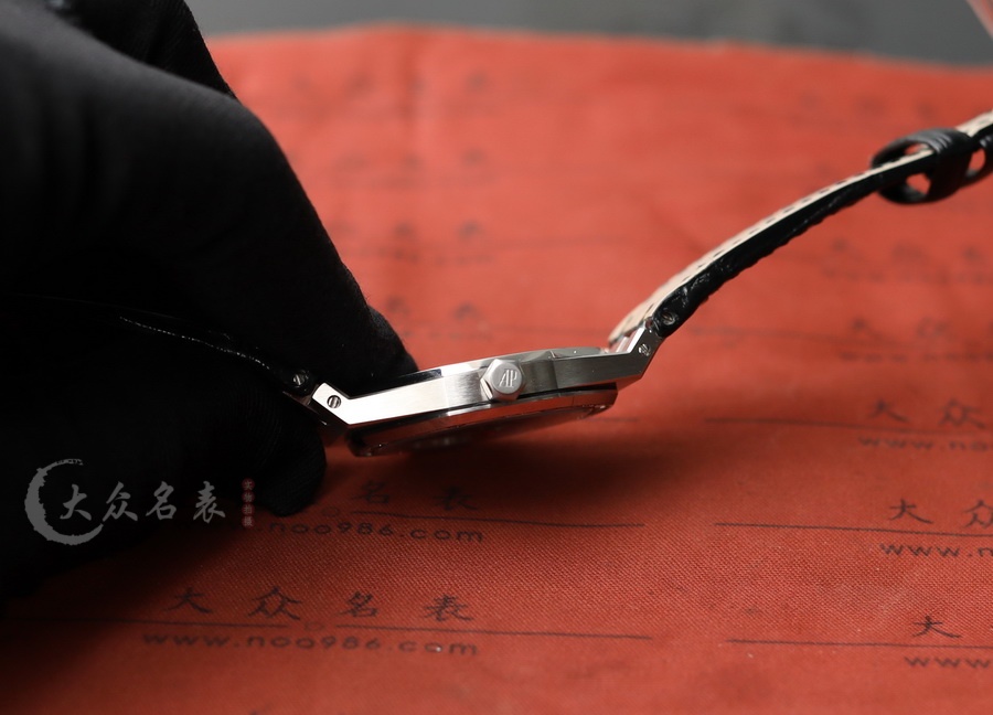 愛彼皇家橡樹系列67651ST.ZZ.D002CR.01女裝復刻表（33mm） 第8张