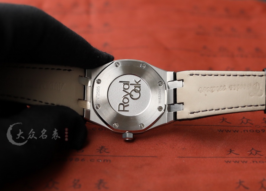 愛彼皇家橡樹系列67651ST.ZZ.D002CR.01女裝復刻表（33mm） 第7张