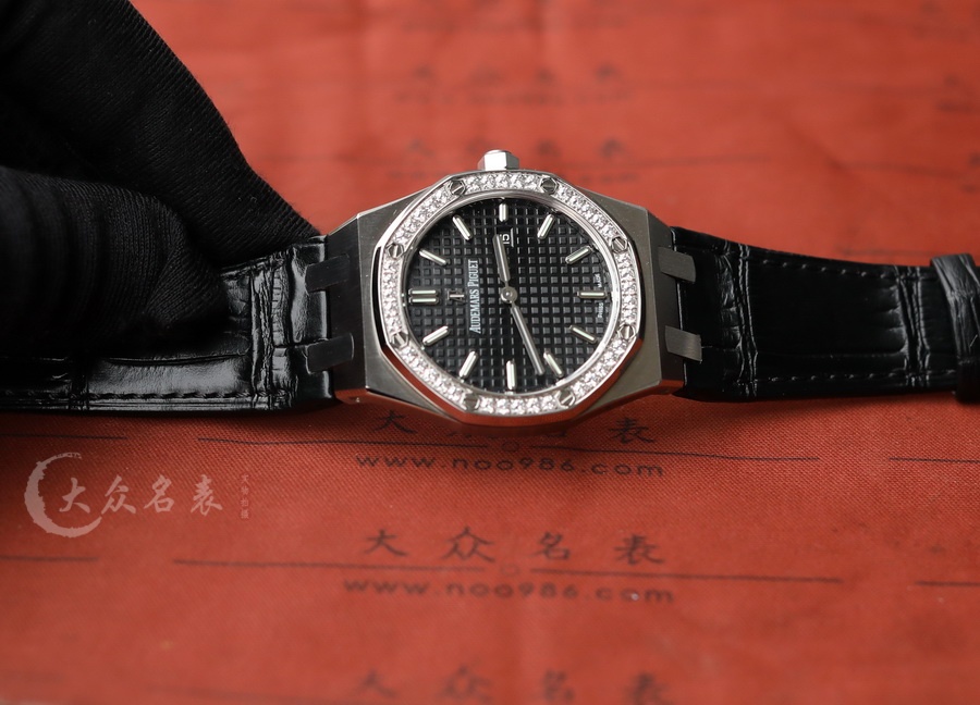 愛彼皇家橡樹系列67651ST.ZZ.D002CR.01女裝復刻表（33mm） 第4张