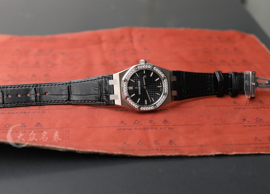 愛彼皇家橡樹系列67651ST.ZZ.D002CR.01女裝復刻表（33mm） 第5张