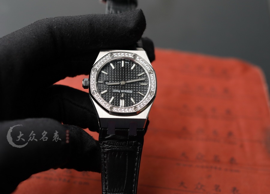 愛彼皇家橡樹系列67651ST.ZZ.D002CR.01女裝復刻表（33mm） 第2张
