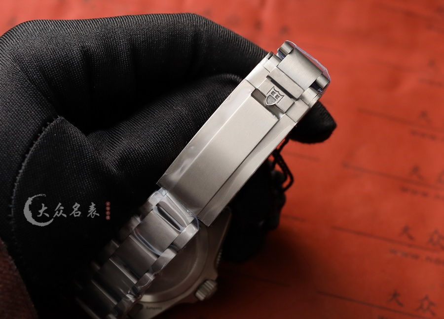 ZF廠帝舵領潛型M25407N-0001鈦金屬復刻表（39mm） 第10张