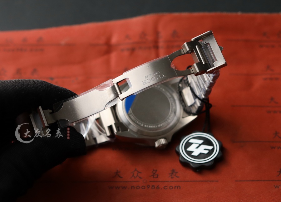ZF廠帝舵領潛型M25407N-0001鈦金屬復刻表（39mm） 第9张
