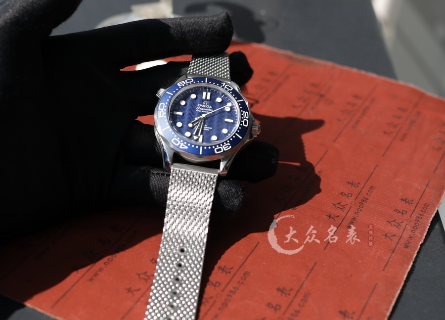 VS廠歐米茄海馬210.30.42.20.03.002復刻表(詹姆斯·邦德六十周年紀念) 第11张