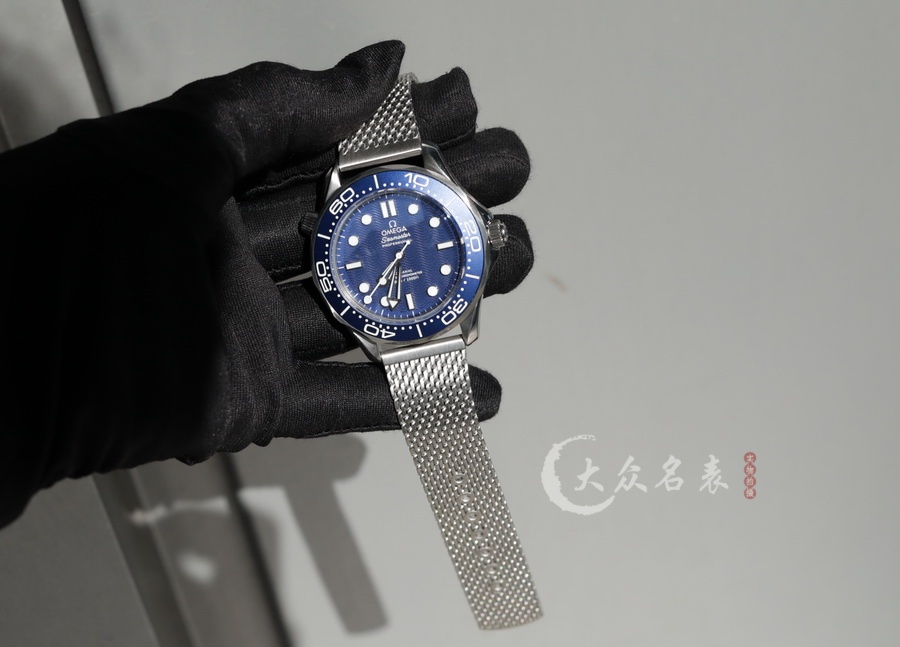 VS廠歐米茄海馬210.30.42.20.03.002復刻表(詹姆斯·邦德六十周年紀念) 第3张