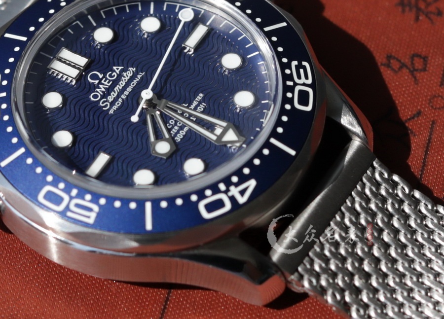 VS廠歐米茄海馬210.30.42.20.03.002復刻表(詹姆斯·邦德六十周年紀念) 第8张