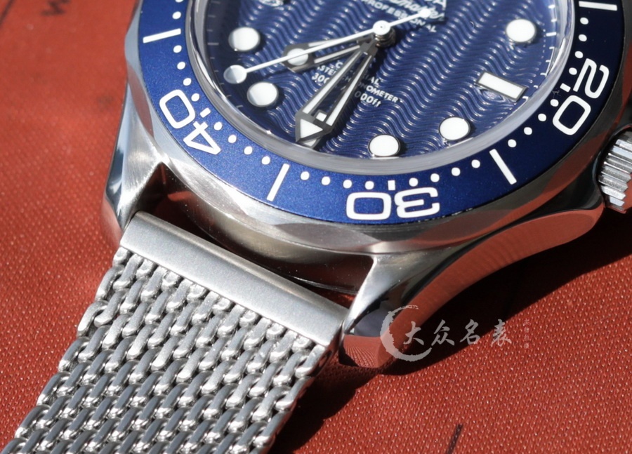 VS廠歐米茄海馬210.30.42.20.03.002復刻表(詹姆斯·邦德六十周年紀念) 第9张