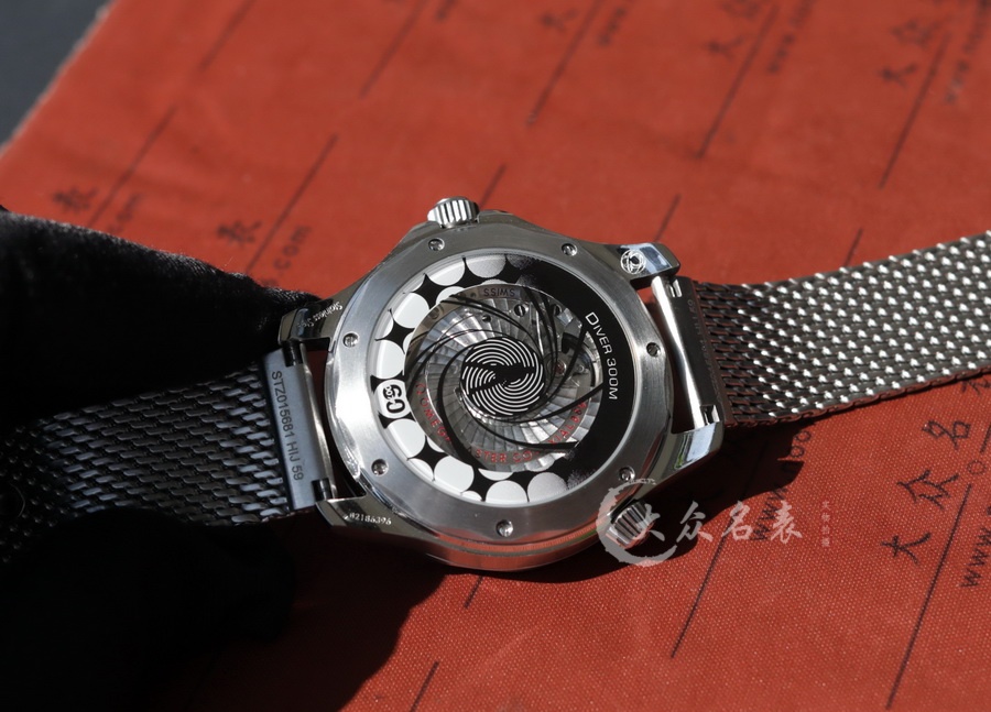 VS廠歐米茄海馬210.30.42.20.03.002復刻表(詹姆斯·邦德六十周年紀念) 第10张