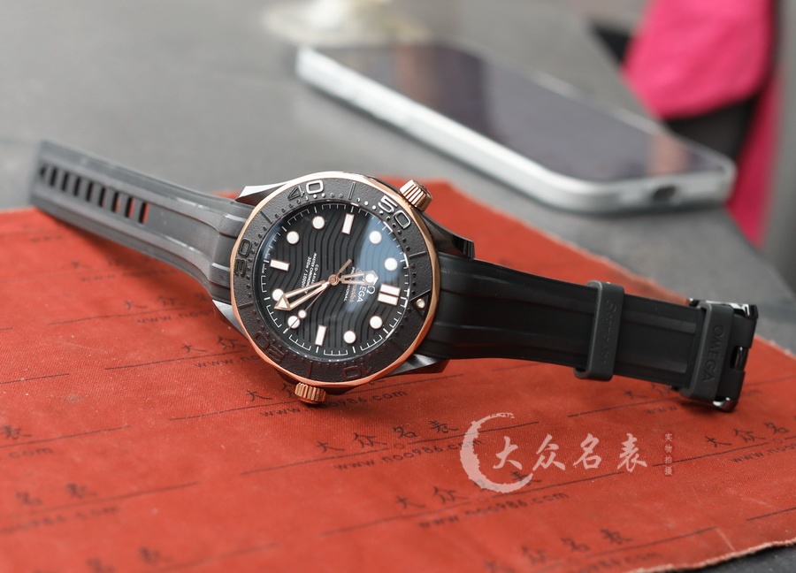 VS廠歐米茄海馬300 210.62.44.20.01.001復刻表(43.5mm) 第4张