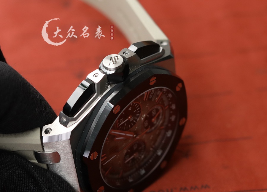 愛彼皇家橡樹離岸型系列26420SO.OO.A600CA.01腕表(43mm) 第7张