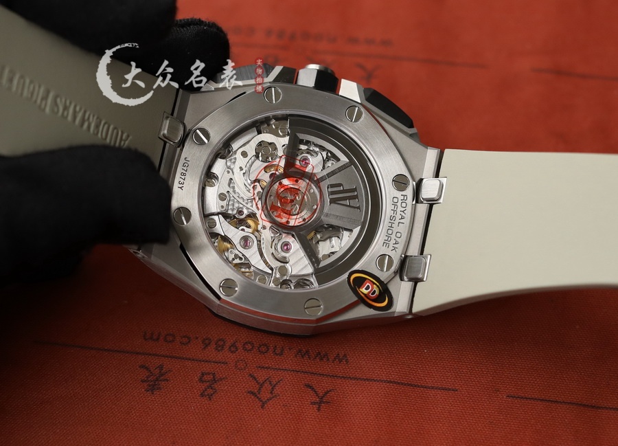 愛彼皇家橡樹離岸型系列26420SO.OO.A600CA.01腕表(43mm) 第9张