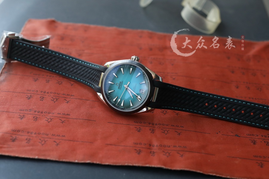 VS廠歐米茄海馬220.32.41.21.03.001綠松石(41mm) 第8张