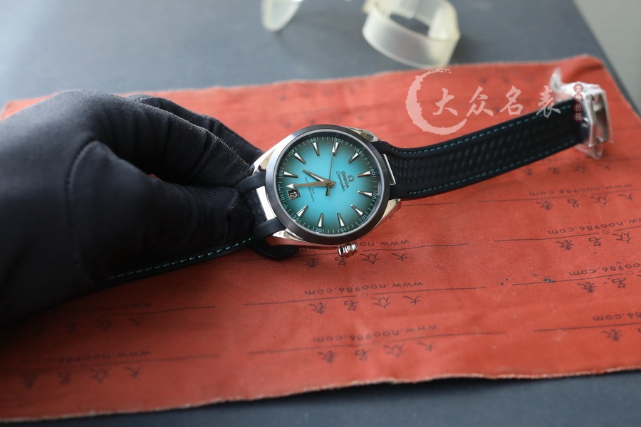 VS廠歐米茄海馬220.32.41.21.03.001綠松石(41mm) 第4张