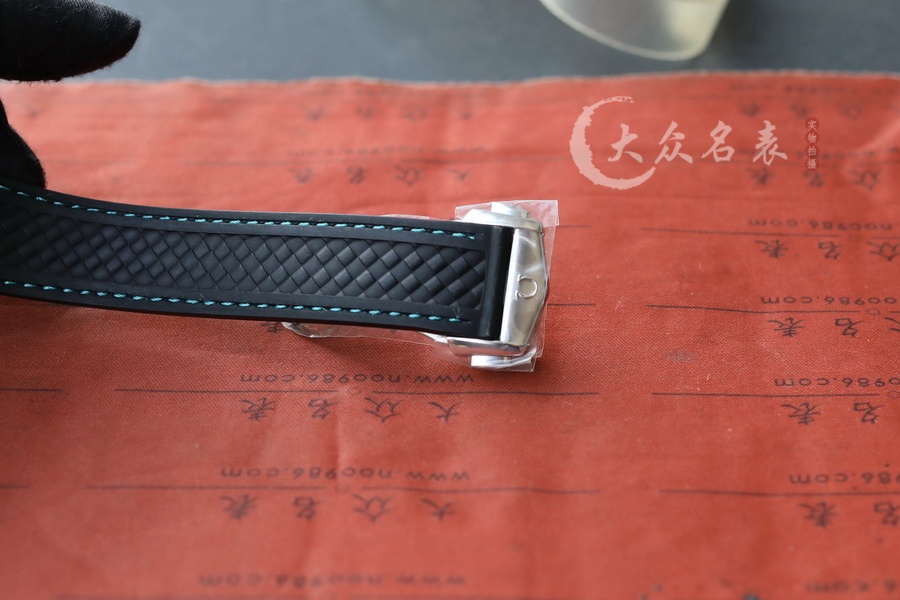 VS廠歐米茄海馬220.32.41.21.03.001綠松石(41mm) 第13张